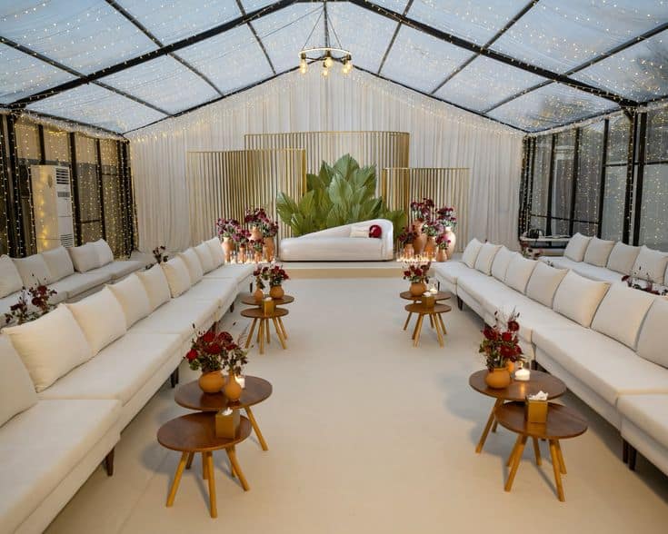 Full wedding tent setup with stage, seating, and decoration – تجهيز خيمة زفاف كامل مع كوشة وجلسات وتزيين