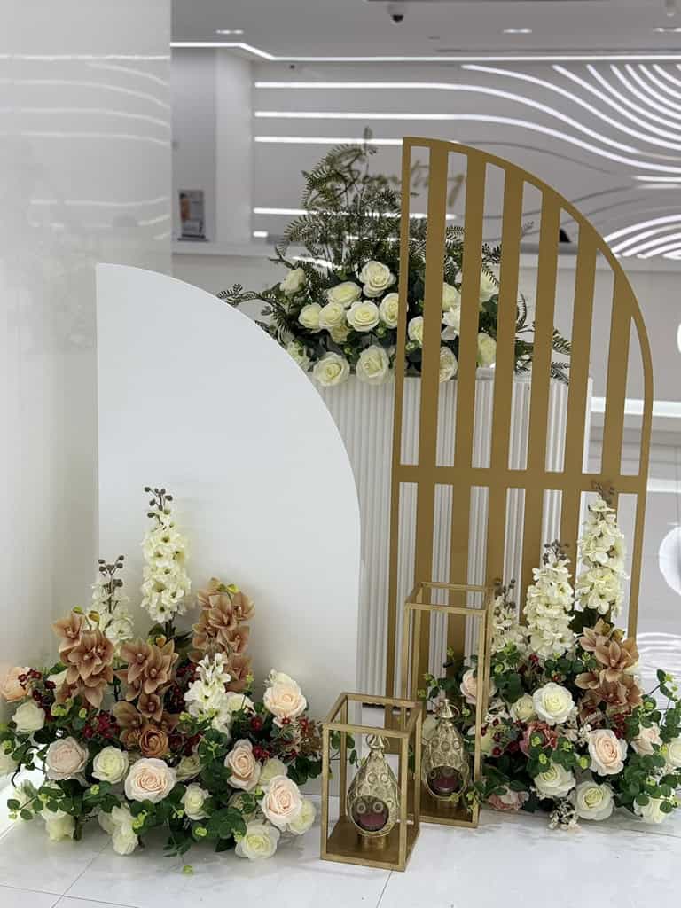 Ramadan Vibes حفلات رمضان Ramadan Iftar and Suhoor event setup with traditional decorations and lanterns. تجهيز فعالية إفطار وسحور في رمضان مع ديكورات وفوانيس رمضانية