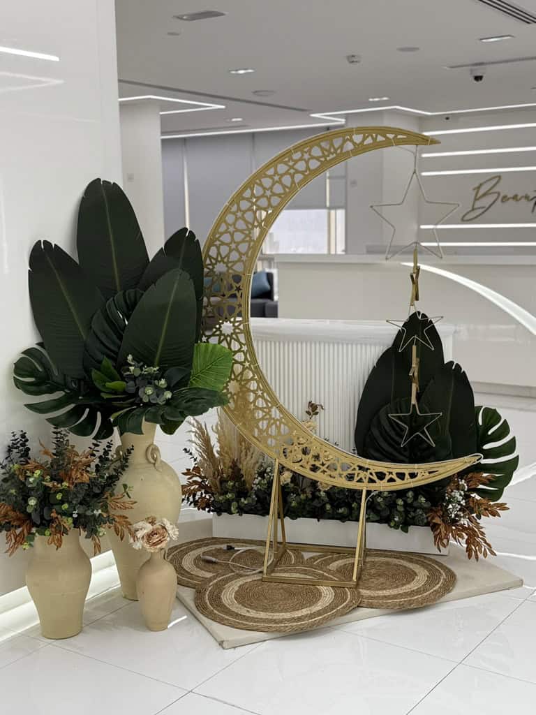 Ramadan Vibes حفلات رمضان Ramadan Iftar and Suhoor event setup with traditional decorations and lanterns. تجهيز فعالية إفطار وسحور في رمضان مع ديكورات وفوانيس رمضانية