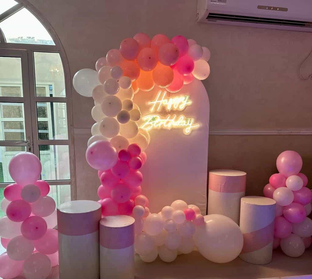 Birthday Parties حفلات اعياد Birthday party setup with themed decorations, balloons, and cake table. تجهيز حفلة عيد ميلاد مع ديكورات ثيم، بالونات، وطاولة كيك