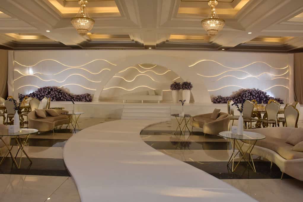 Ballroom Events كوش قاعات Elegant ballroom setup for weddings, engagements, and special events. تجهيز قاعة فاخرة لحفلات الزفاف والخطوبة والمناسبات الخاصة
