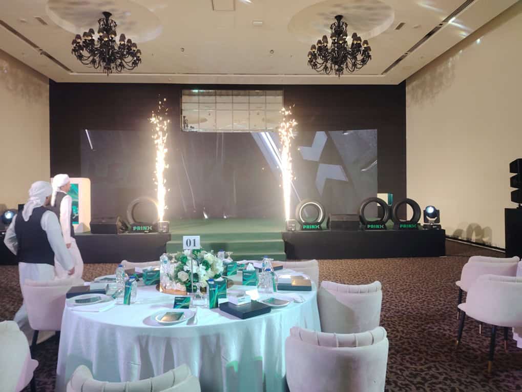 Cold Pyro جهاز شرار Cold pyro sparks and smoke machine effect for event entrance and stage. مؤثرات كولد فاير مع دخان للمسرح والدخول في الحفلات