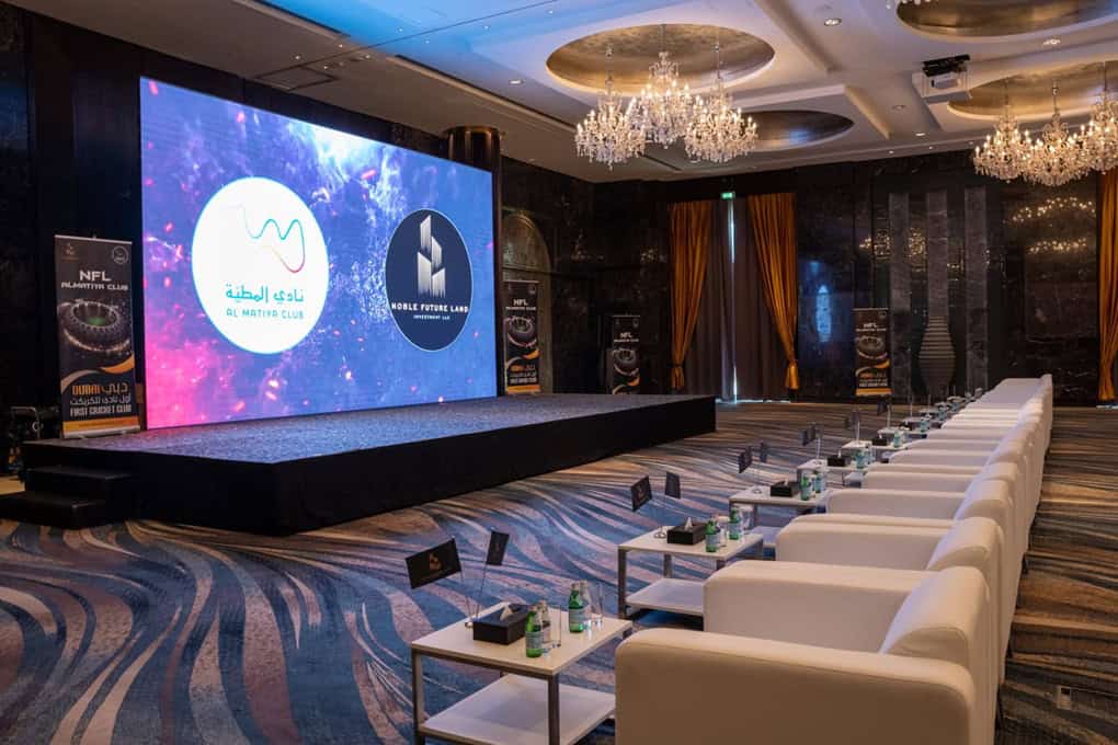 شاشات عرض LED Screens LED screen setup for events with stage and visual display. تجهيز شاشات للحفلات مع عرض مرئي ومسرح