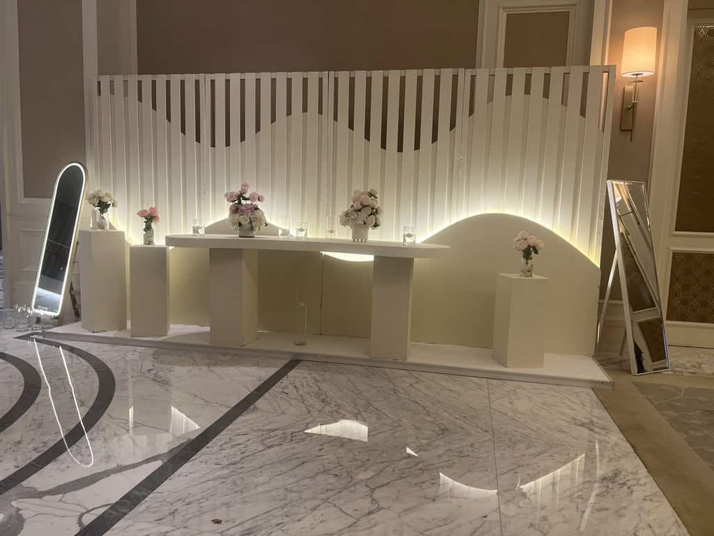 Ballroom Events Elegant ballroom setup for weddings, engagements, and special events. تجهيز قاعة فاخرة لحفلات الزفاف والخطوبة والمناسبات الخاصة