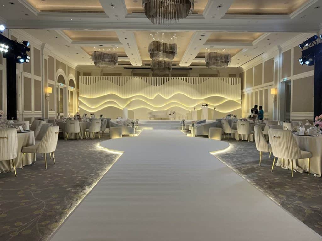 Ballroom Events Elegant ballroom setup for weddings, engagements, and special events. تجهيز قاعة فاخرة لحفلات الزفاف والخطوبة والمناسبات الخاصة