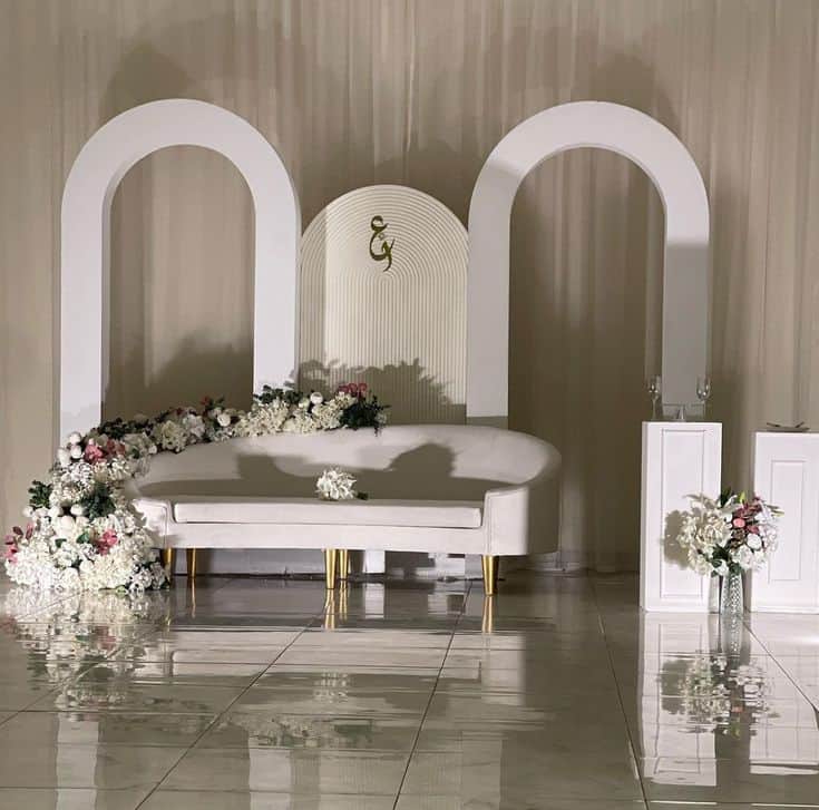 كوشة ملكة بسيطة Engagement kosha setup with flowers, decoration, and elegant seating – كوشة ملكة وخطوبة مع تزيين ورد وجلسة ملكية